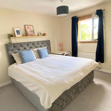 Cozy Bedroom In Shared Accommodation With Free Parking 爱丁堡 外观 照片